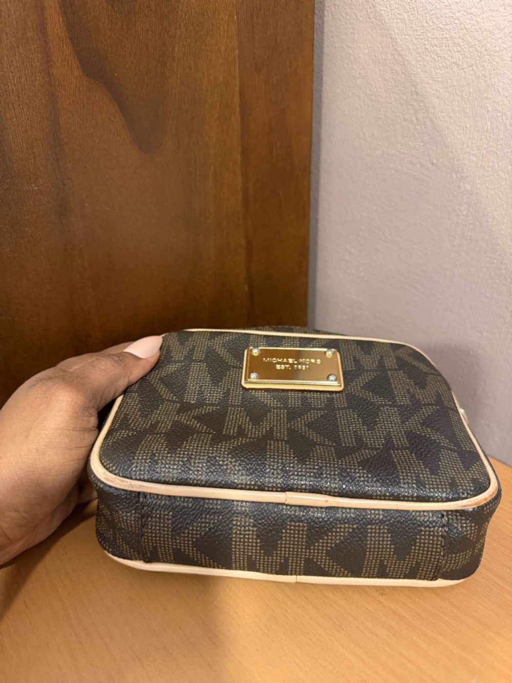 Michael Kors Monogram Camera Crossbody in Black and Cream - Picture 4 of 7
